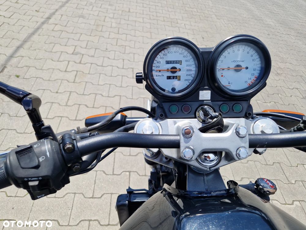 Honda Hornet - 12