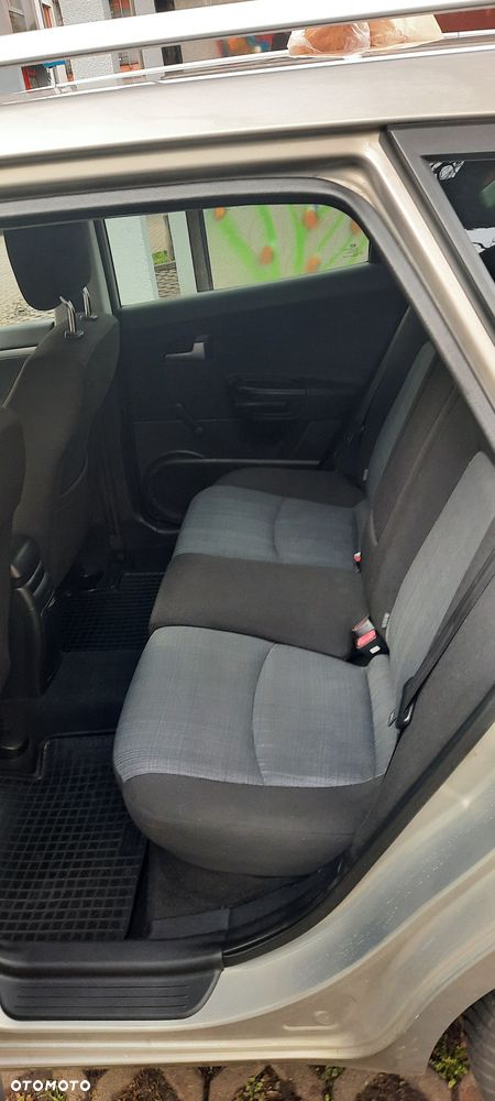 Kia Ceed - 8