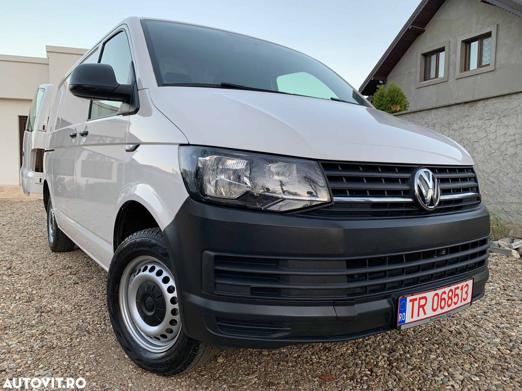 Volkswagen Transporter Kombi T6 2.0 TDI 84 kW KR - 21