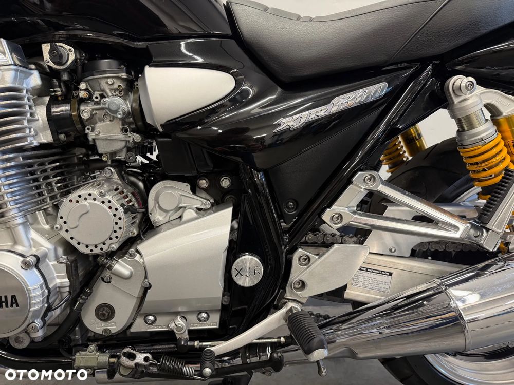 Yamaha XJR - 22