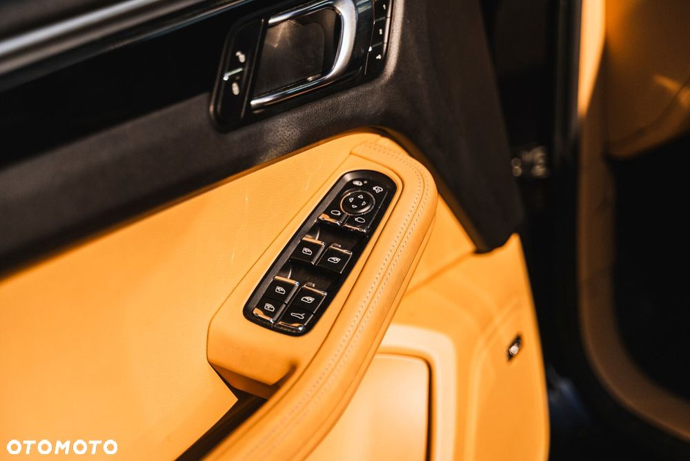 Porsche Macan GTS PDK - 27