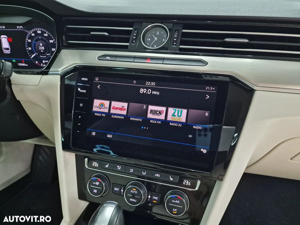 Volkswagen Passat 2.0 TDI SCR 4Motion DSG Highline - 17