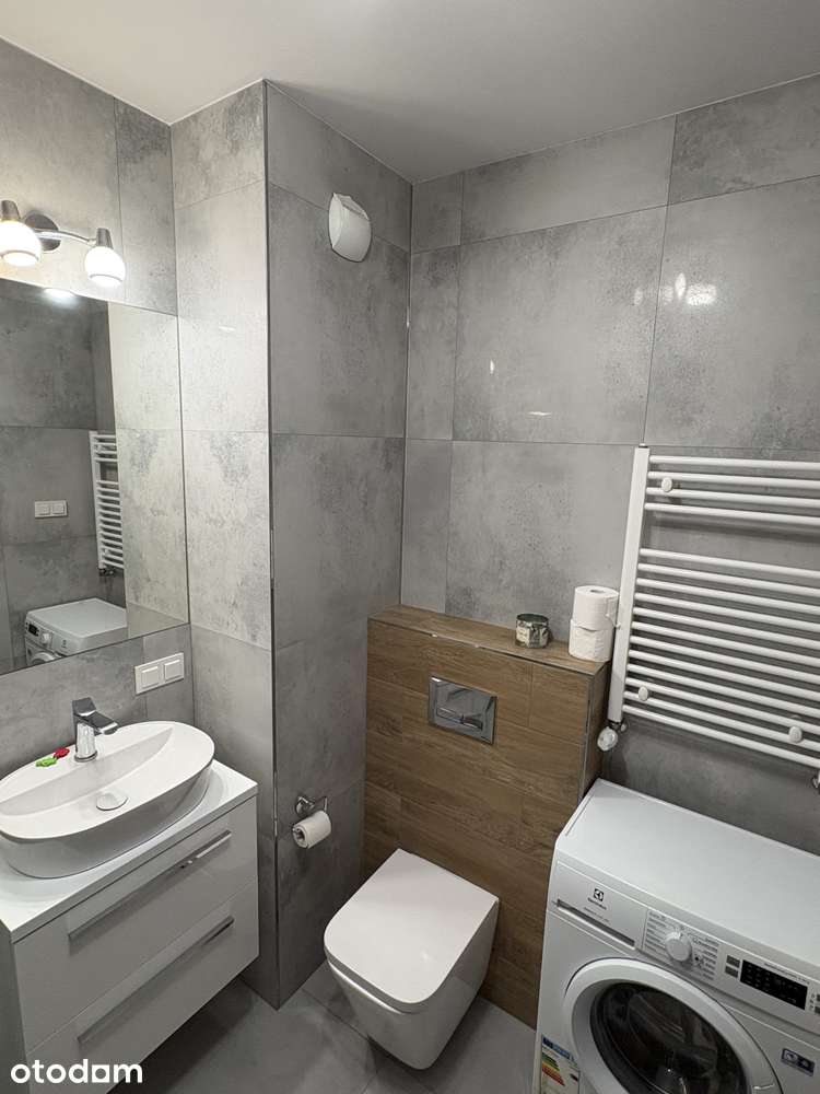 Mieszkanie 2-pokojowe z balkonem w Włochach (3000pln+650pln za całość)