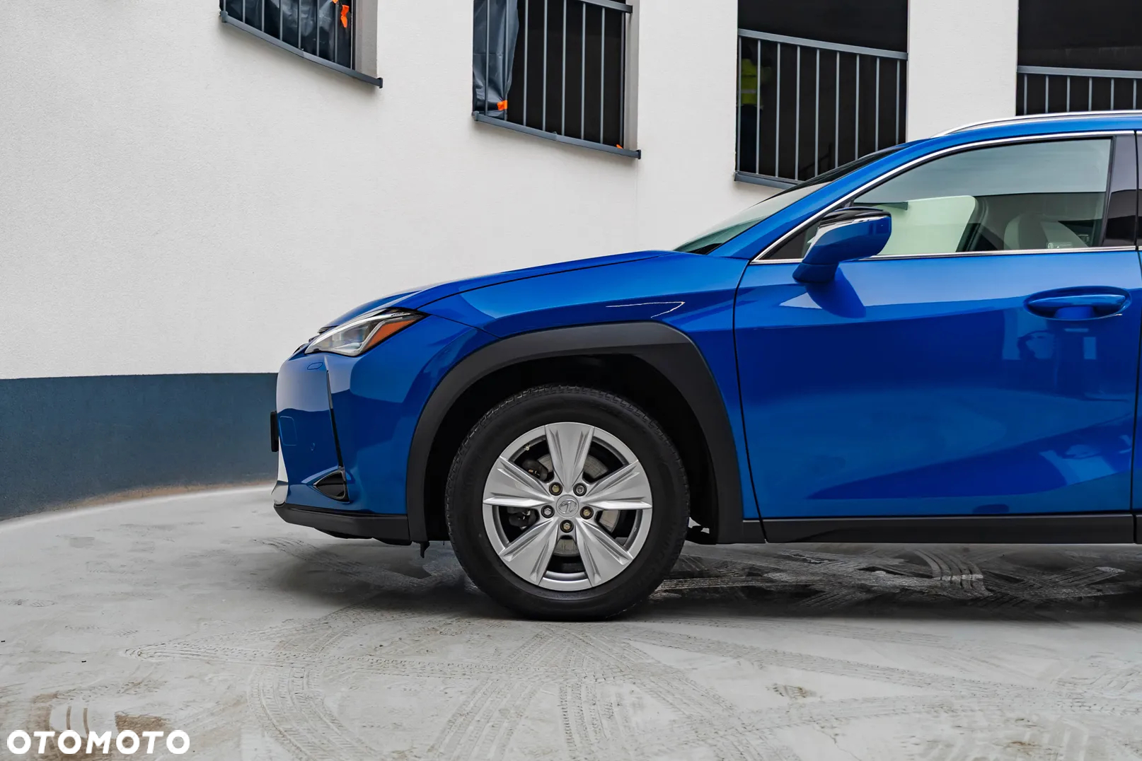 Lexus UX - 10