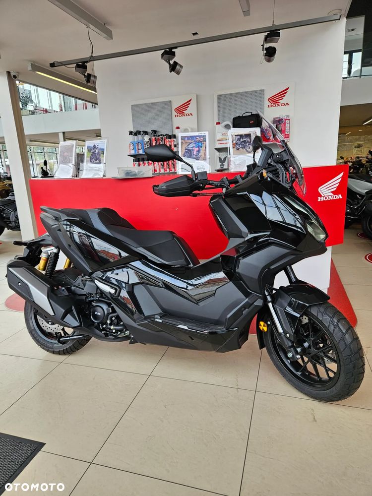 Honda ADV350 - 7