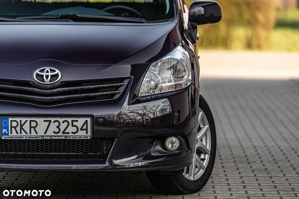 Toyota Verso 1.8 Edition - 11