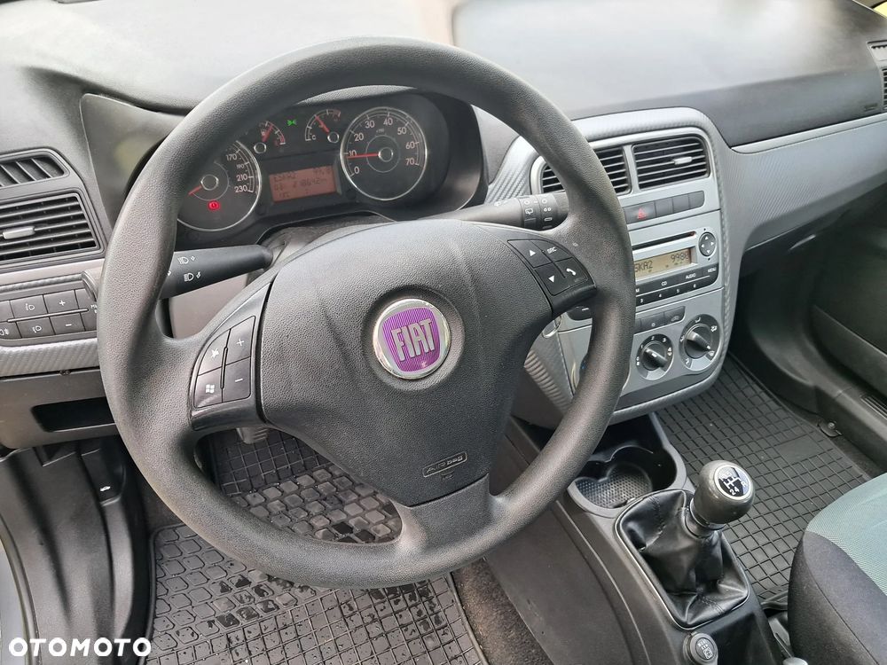 Fiat Punto 1.4 16V Dynamic - 11