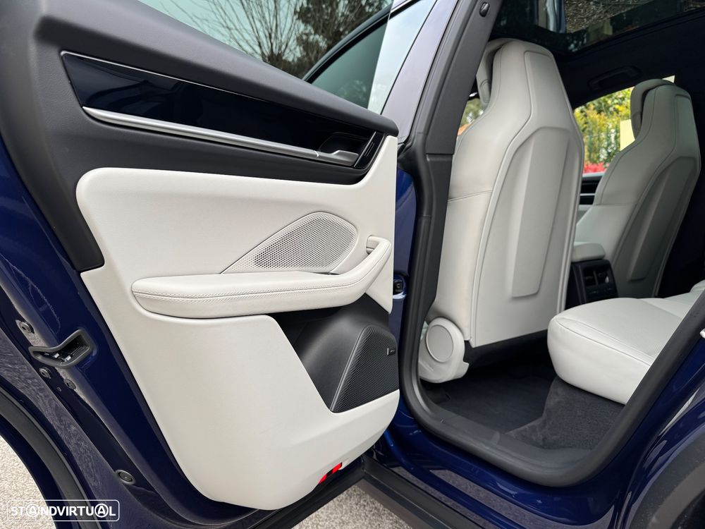 Porsche Macan Electric 4 - 31