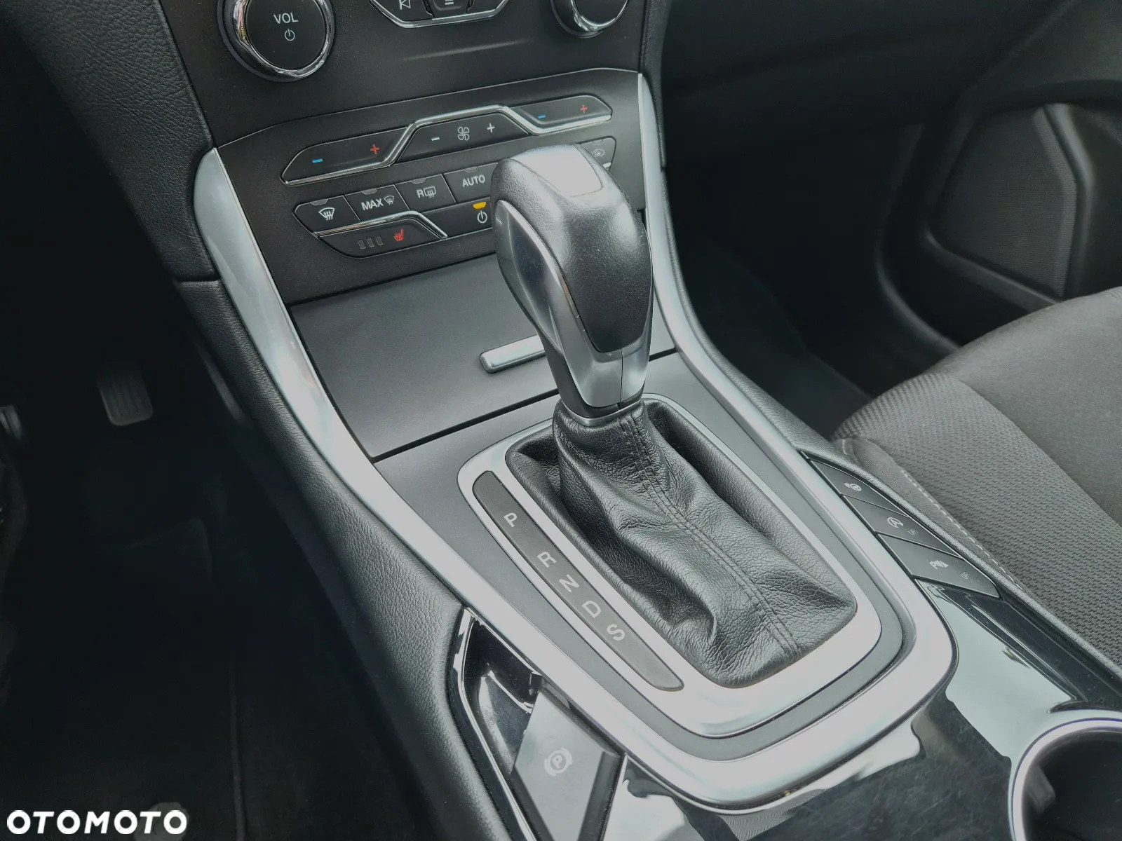 Ford S-Max 2.0 EcoBoost Titanium - 12