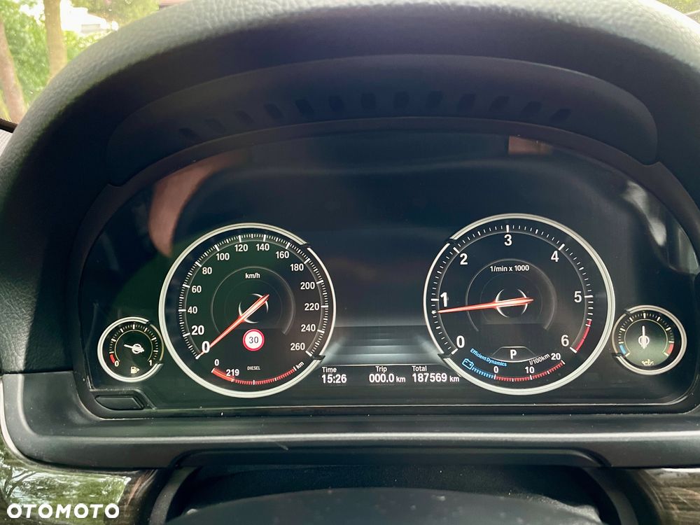 BMW Seria 5 520d xDrive Luxury Line - 9