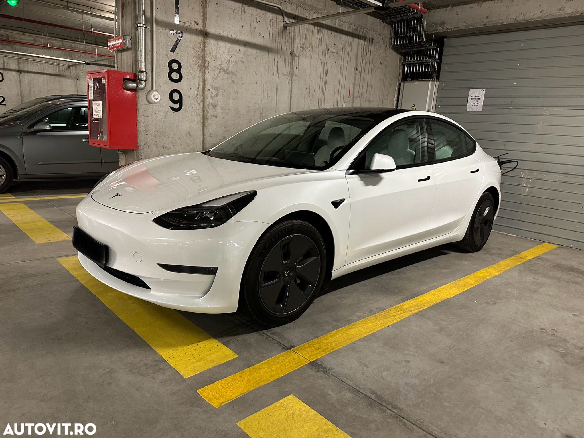 Tesla Model 3 AWD Long Range - 1
