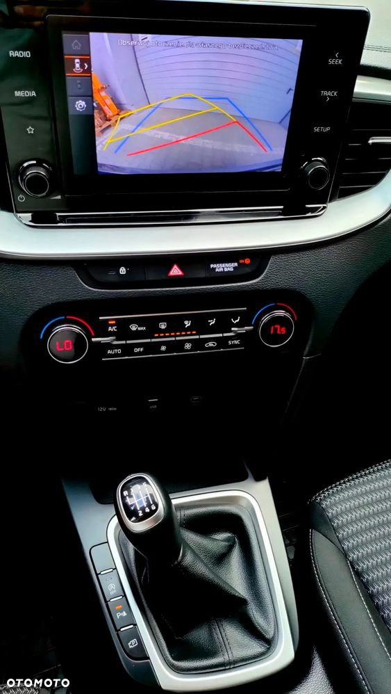 Kia Ceed 1.5 T-GDI M - 16