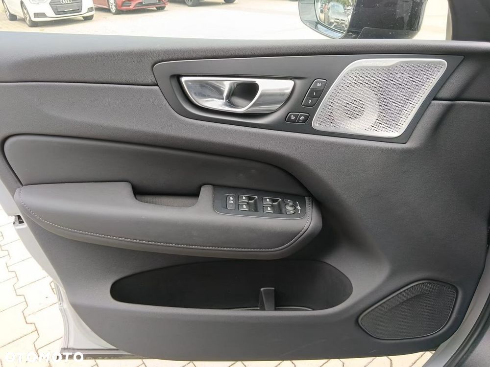 Volvo XC 60 B5 B AWD Ultra Black Edition - 30