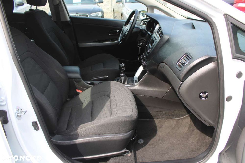 Kia Ceed - 26
