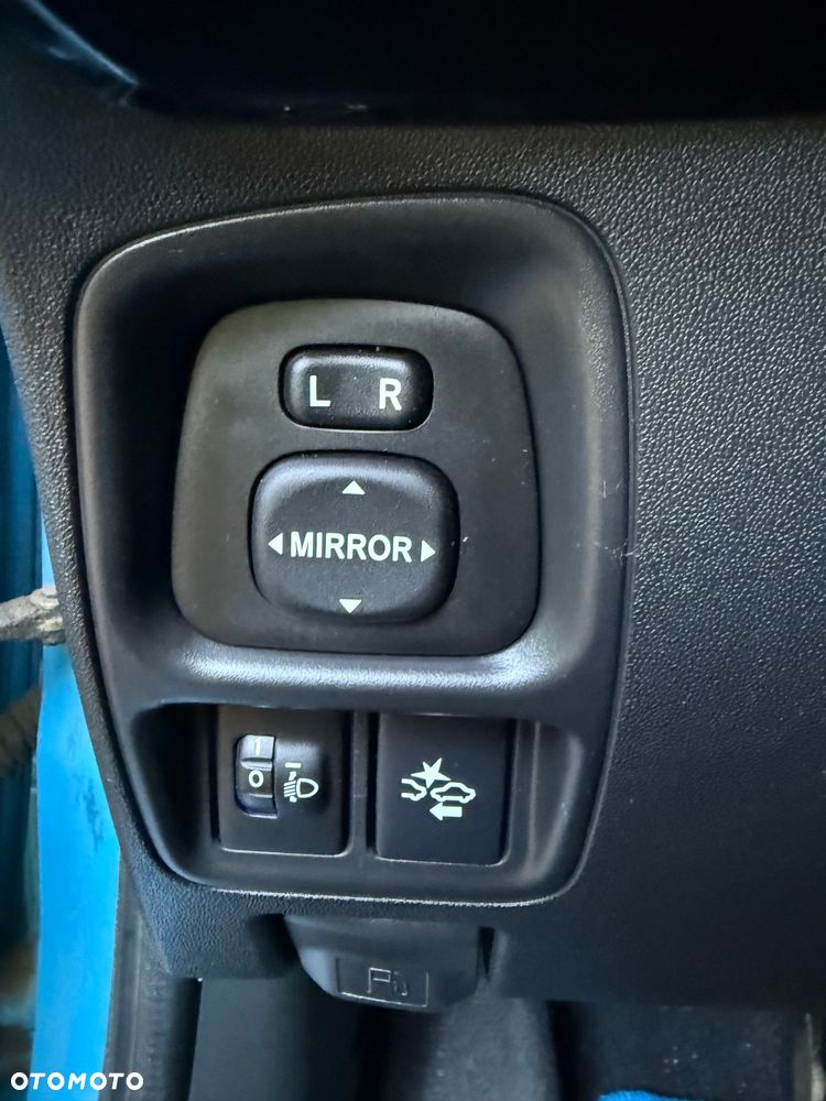 Toyota Aygo x-play touch - 15