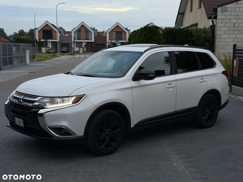 Mitsubishi Outlander - 1
