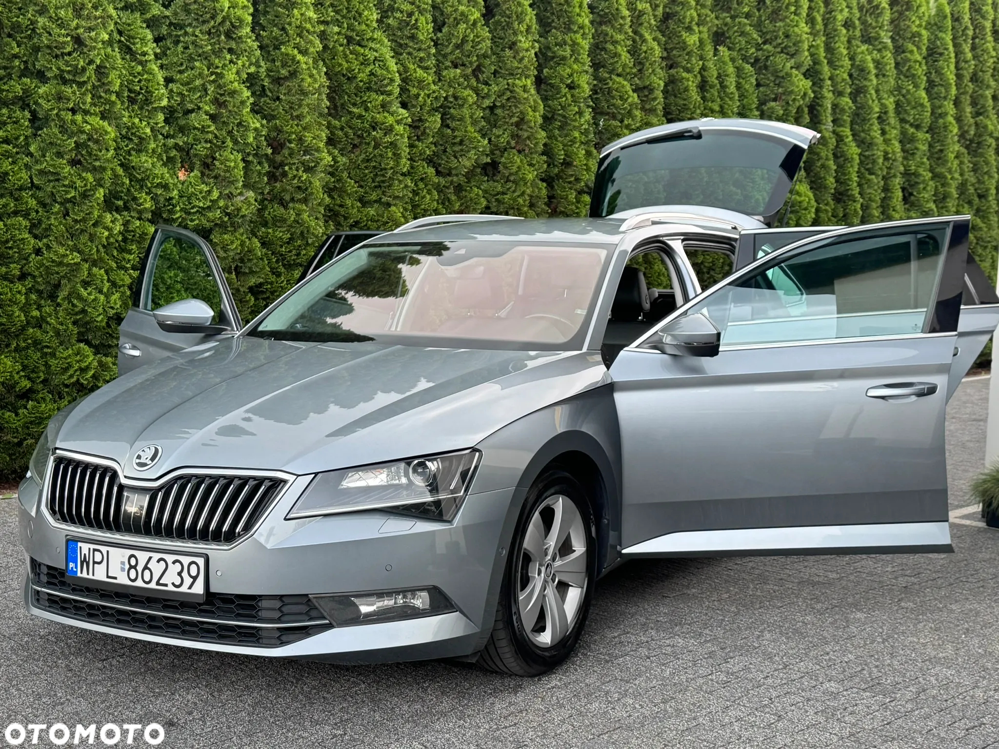 Skoda Superb 2.0 TDI Sportline DSG - 12