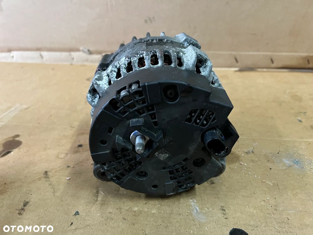 Alternator prądnica Audi A4 B8 Lift 2.0 TDI 04L903017E - 2