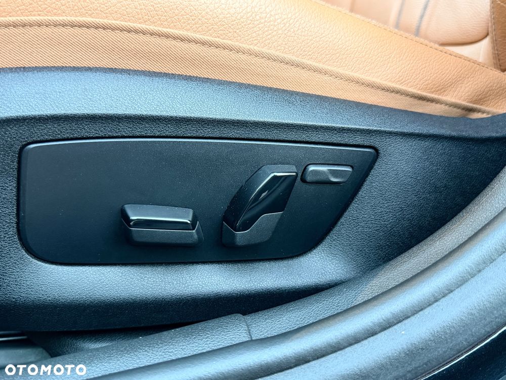 BMW Seria 5 525d Luxury Line - 21