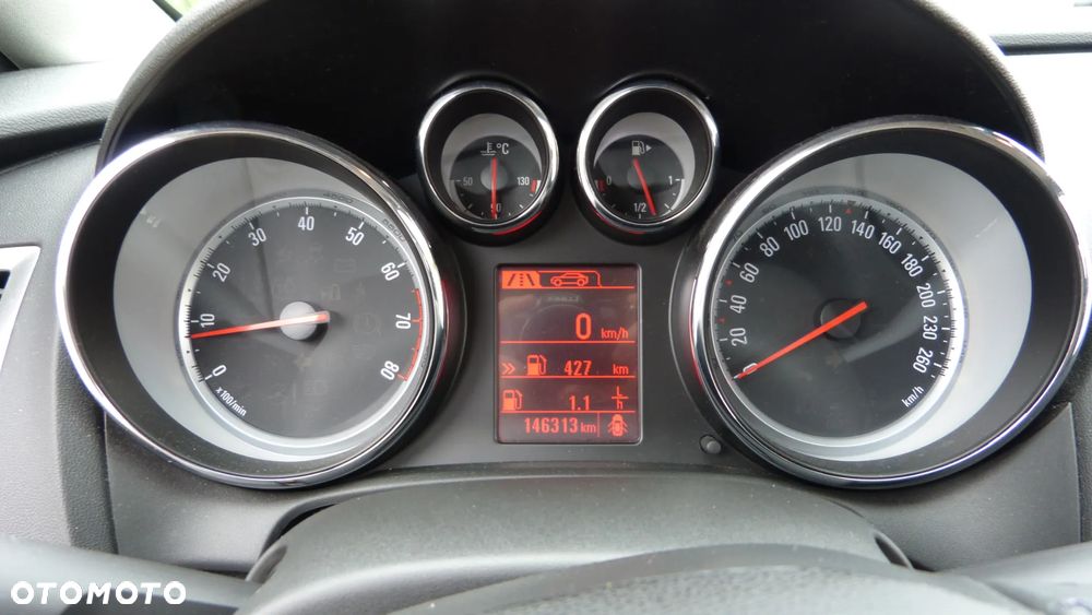 Opel Astra 1.4 Turbo Exklusiv - 11