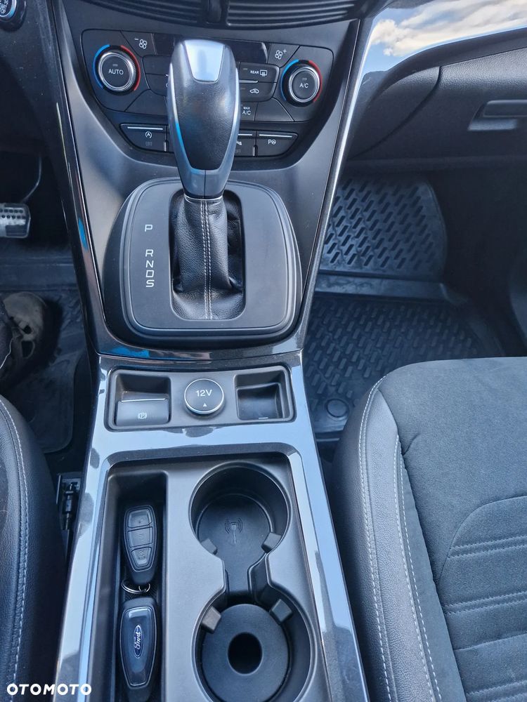 Ford Kuga 2.0 TDCi 4x4 ST-Line - 28
