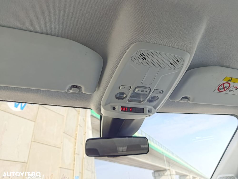 Peugeot 208 1.2 L PureTech STT EAT8 Active Pack - 21