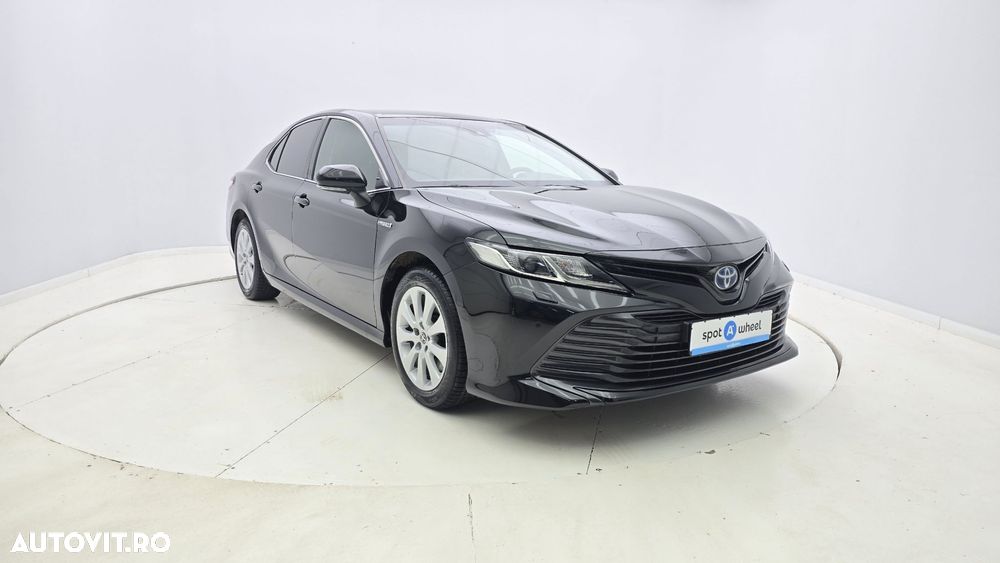 Toyota Camry - 4
