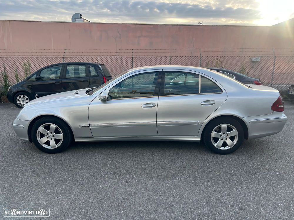 Mercedes-Benz E 220 CDI Auto Elegance - 4