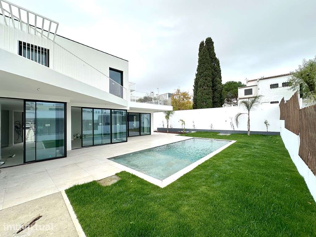 Moradia Exclusiva T4 com Piscina a Venda em Sesimbra - Grande imagem: 2/25