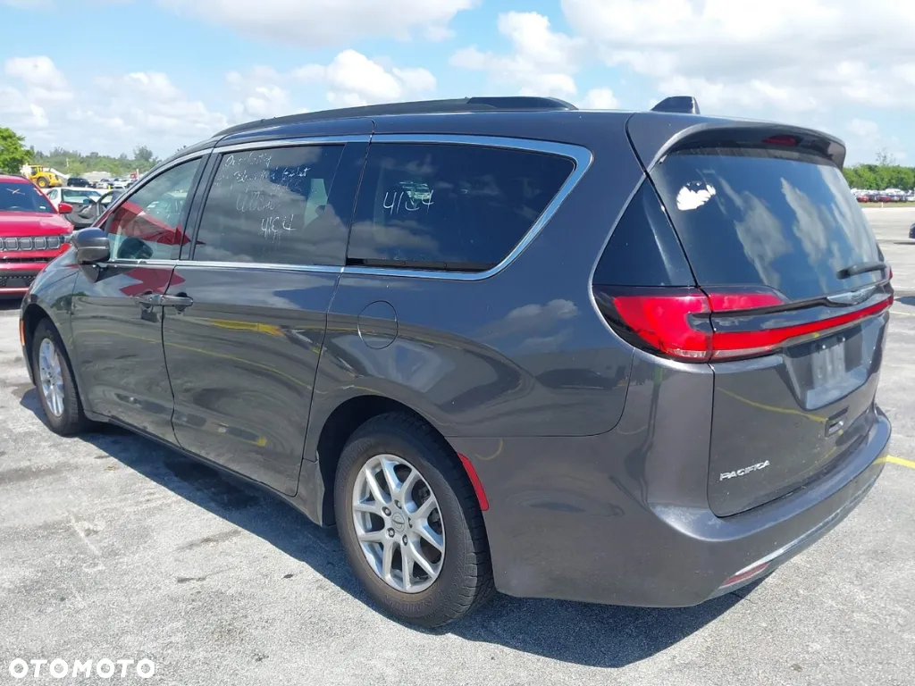 Chrysler Pacifica - 4