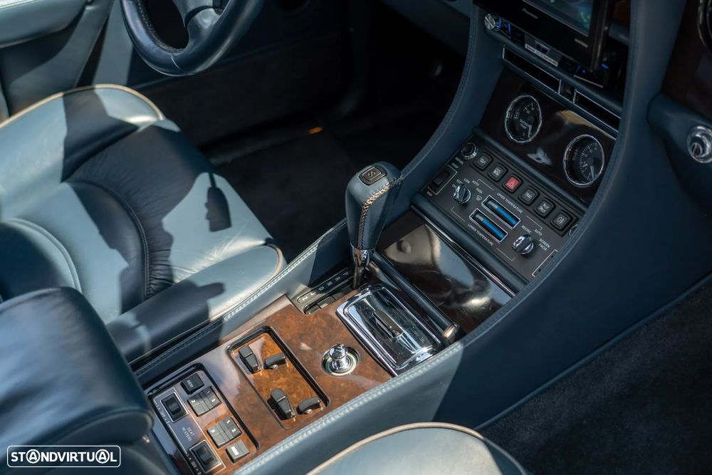 Bentley Azure Mulliner - 31