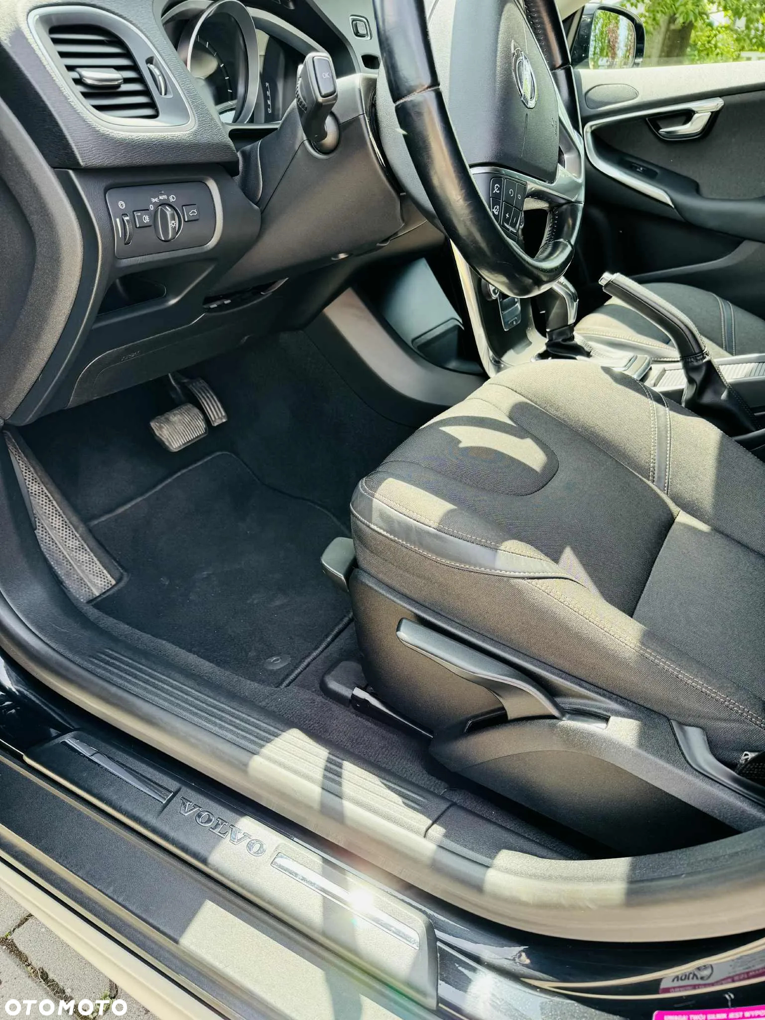 Volvo V40 Cross Country T4 AWD Momentum - 21