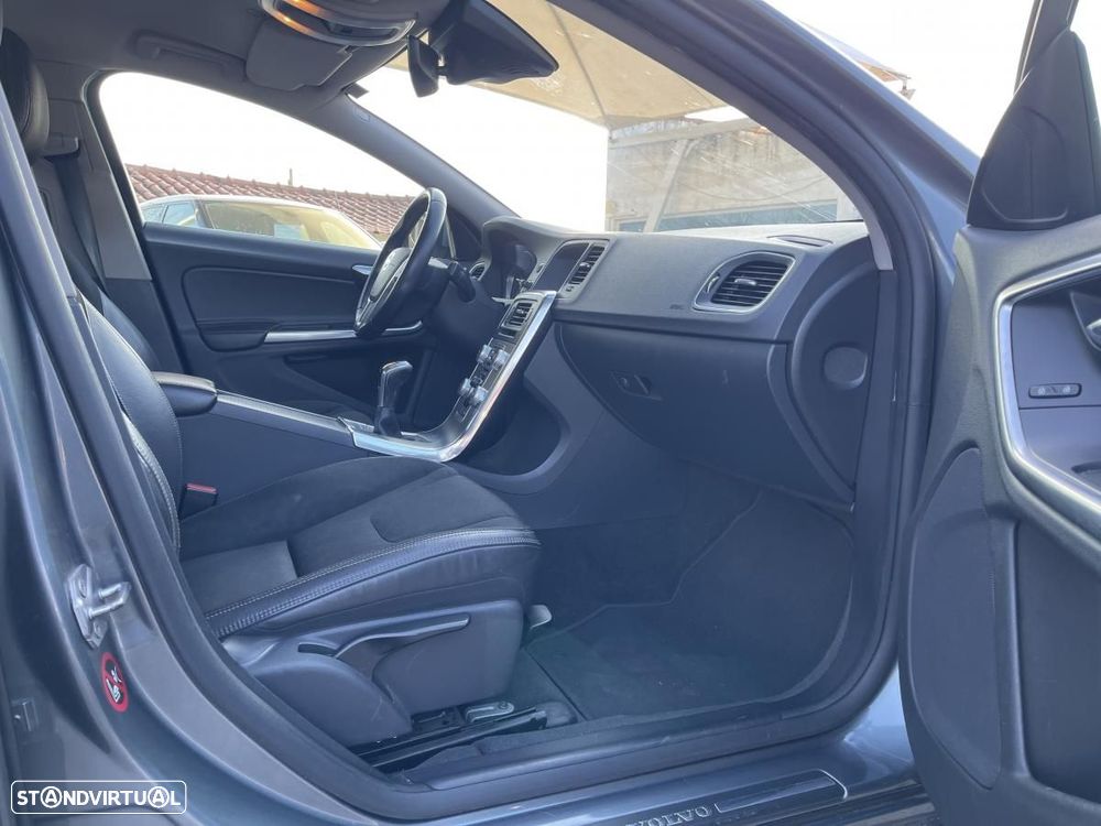 Volvo S60 2.0 D2 Momentum Drive - 22