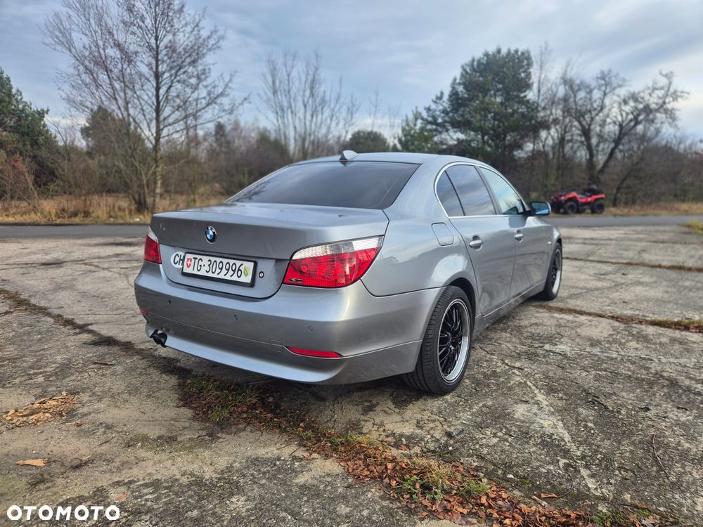 BMW Seria 5 525xi - 12