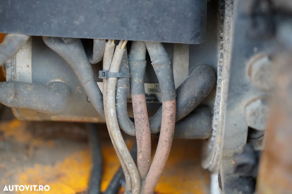 Castera REMORCA AUTO AMC CASTERA / ÎNCĂRCĂTOR JOS / 13,1 M / GAMĂ HIDRAULICĂ / AXĂ DE DIRECȚIE / TROLIU - 22