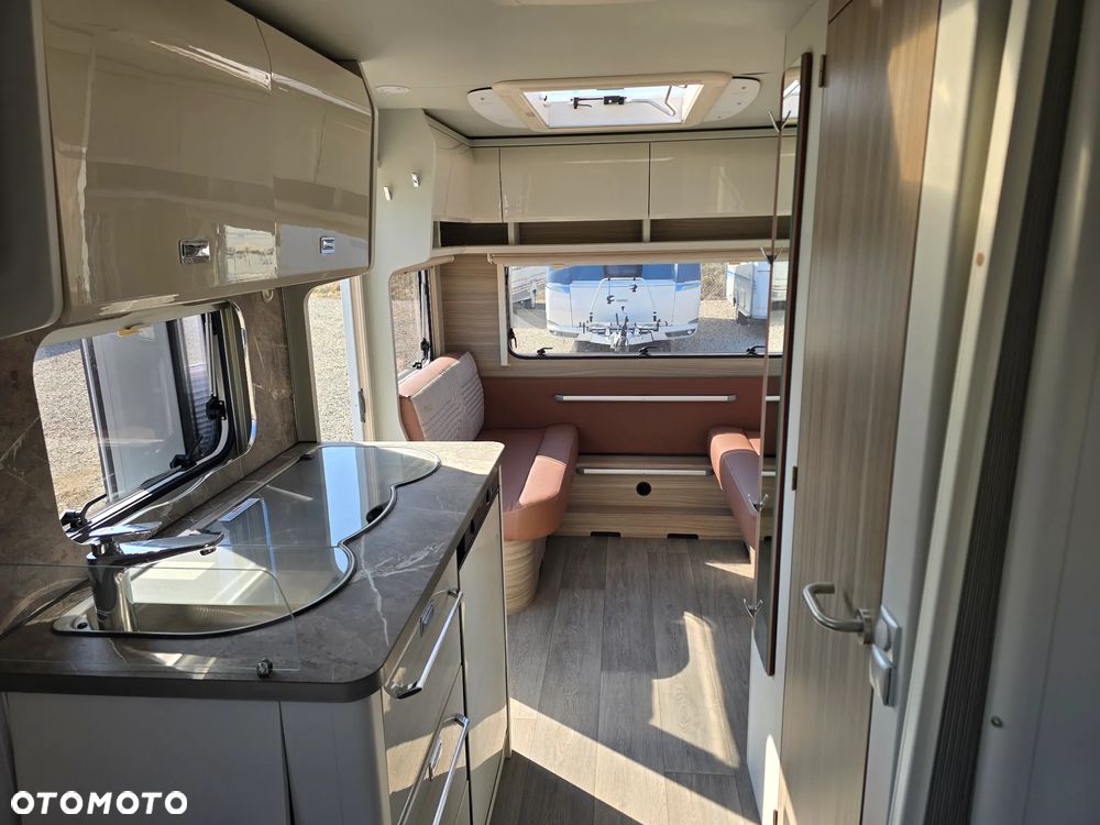 Burstner 490 AVERSO HARMONY tapczny salonka hobby przyczepa kempingowa - 20