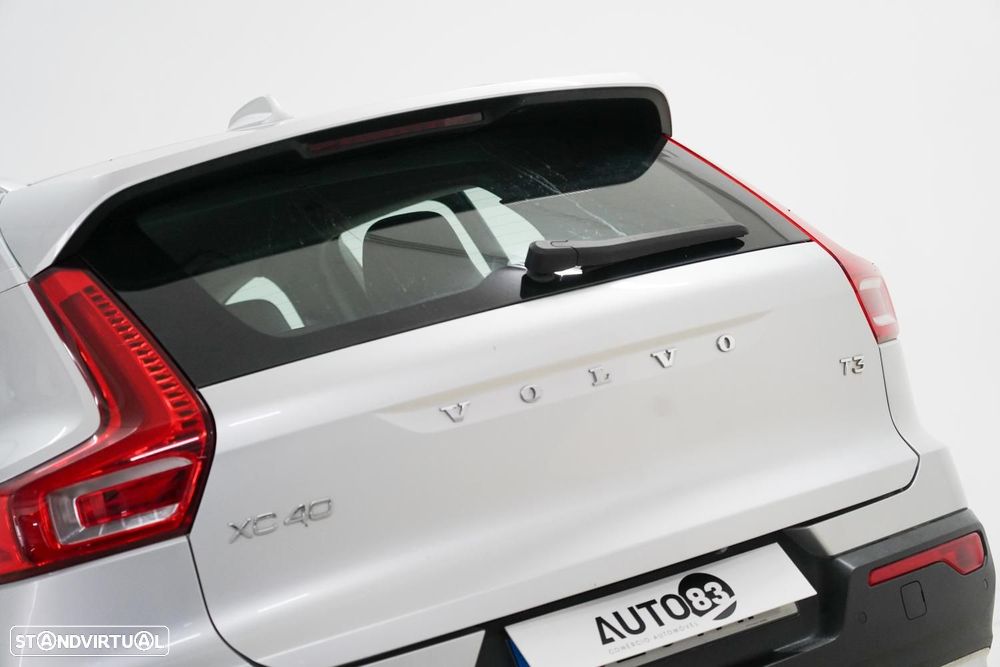 Volvo XC 40 1.5 T3 Momentum Tech Edition - 15