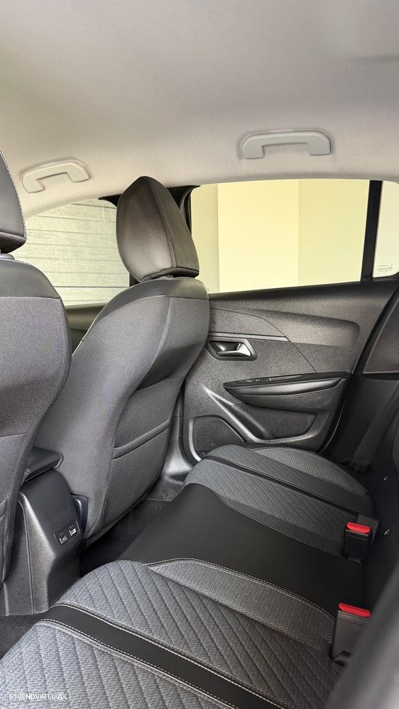 Peugeot 208 1.2 Hybrid Allure e-DCS6 - 17