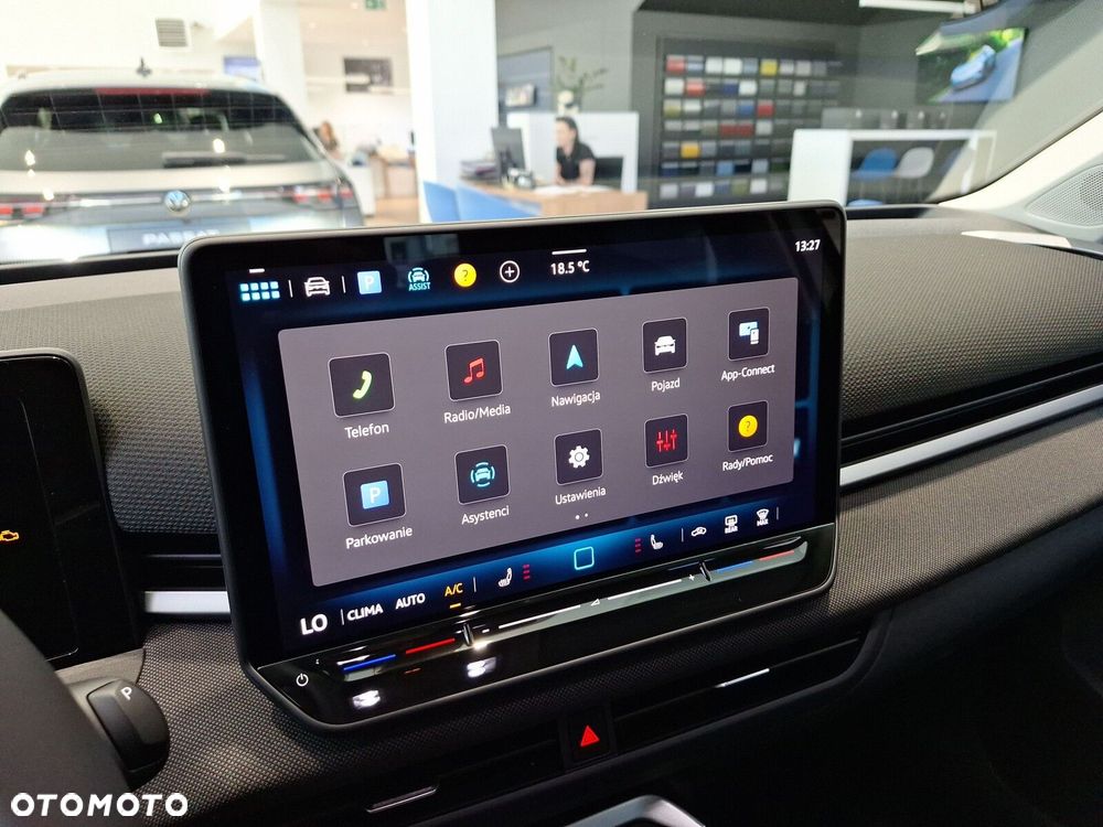 Volkswagen T-Roc 1.5 eTSI Life DSG - 32