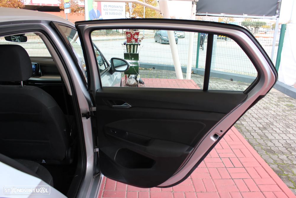 VW Golf 2.0 TDI Life - 26