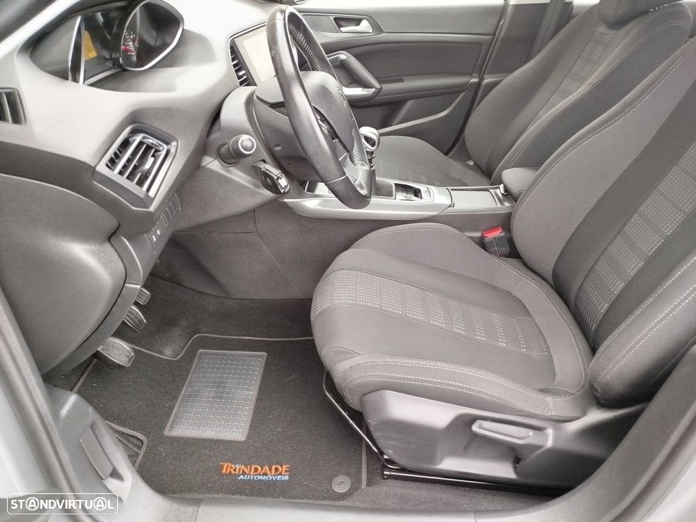 Peugeot 308 SW 1.2 PureTech Allure J17 - 28