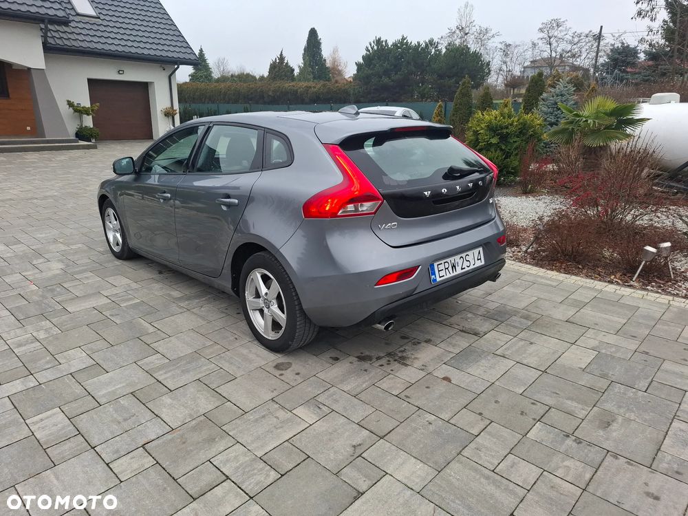 Volvo V40 T2 You - 9