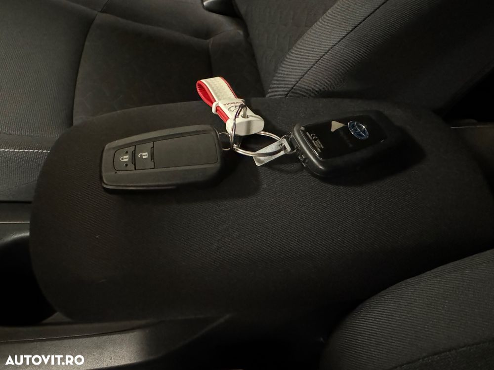 Toyota Corolla 1.8 Hybrid Comfort - 23