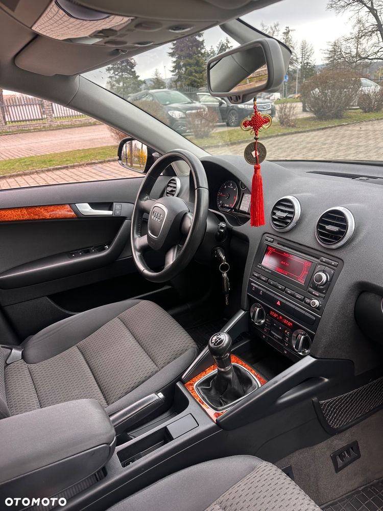 Audi A3 Sportback 2.0 TDI DPF quattro Ambiente - 27