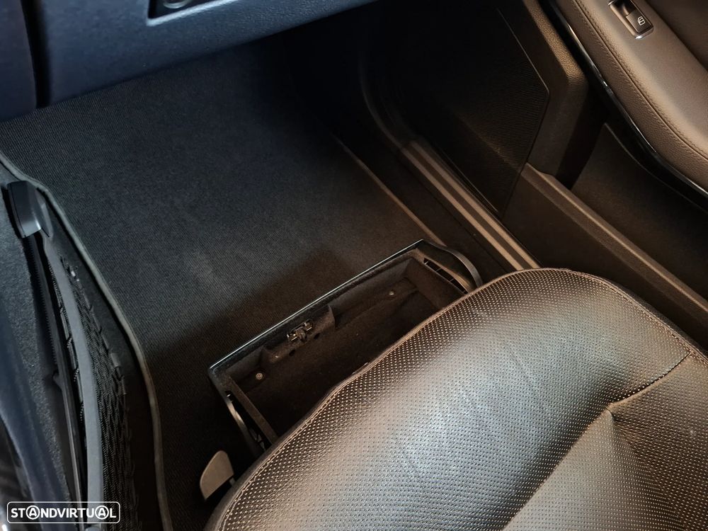 Mercedes-Benz E 300 Bluetec Hybrid Avantgarde - 22