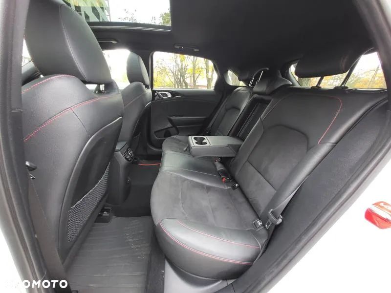 Kia Ceed 1.6 T-GDI GT DCT - 26