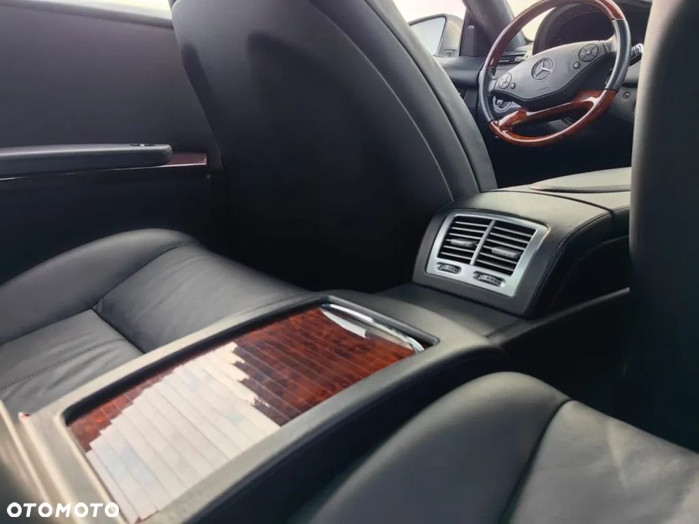 Mercedes-Benz CL 500 4-Matic BlueEff - 31