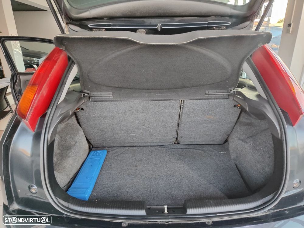 Ford Focus 1.4 Trend - 17