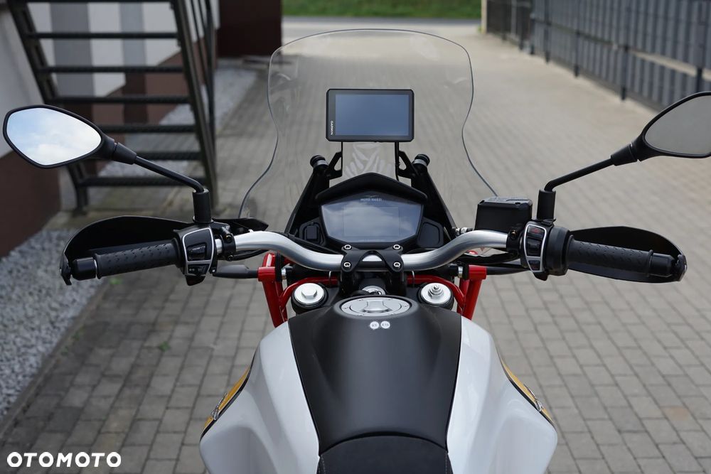 Moto Guzzi V85 - 15
