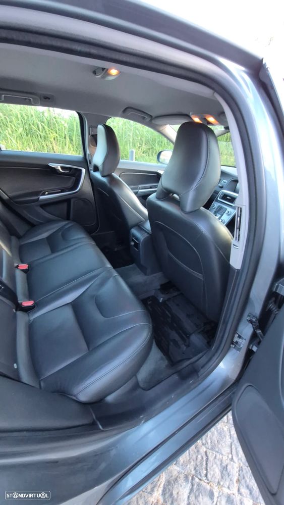 Volvo V60 - 11